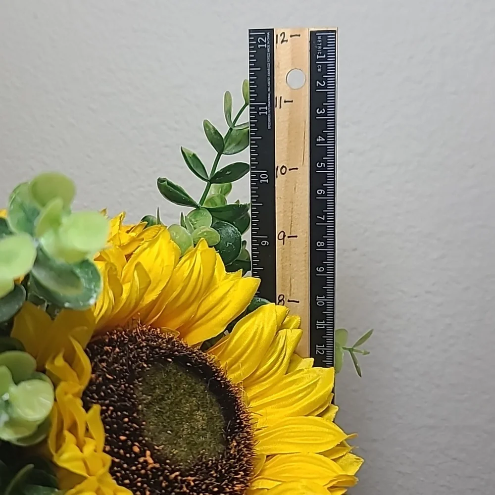 BEAUTIFUL sunflowers 🌻 in ceramic picture - Picture 5 of 6